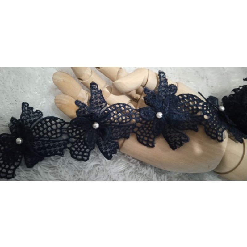 renda bordir bunga pita