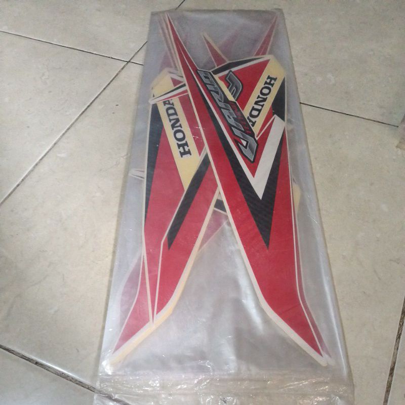 striping stiker les body Honda Vario 125 2015 putih bahan original