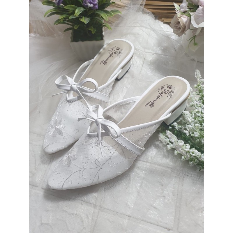 sepatu Alisya putih simple dan cantik banget 3cm bahan