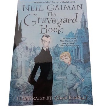 The Graveyard Book (UK) (Chris Riddell illus) by Gaiman Neil.