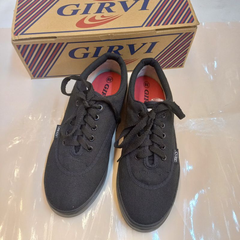 Sepatu girvi 01