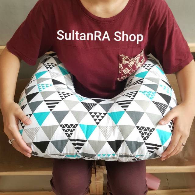 Bantal Menyusui (BANSUI) Bayi Baby Nursing Pillow Bantal Donat Motif Caracter Bulan Bintang