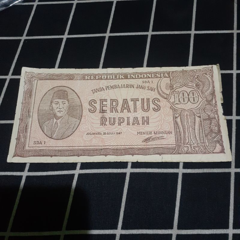 uang kertas kuno 100 rupiah ori keris sukarno tahun 1947