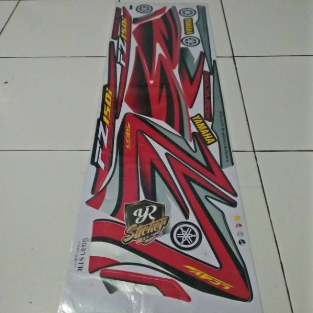 Striping sticker variasi vixion old fz150i merah