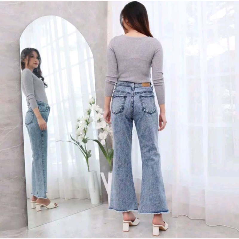 jeans wanita cutbray rumbay// fashion wanita kekinian// celana jeans wanita// kulot jeans kekinian// jeans cutbray rumbay kekinian