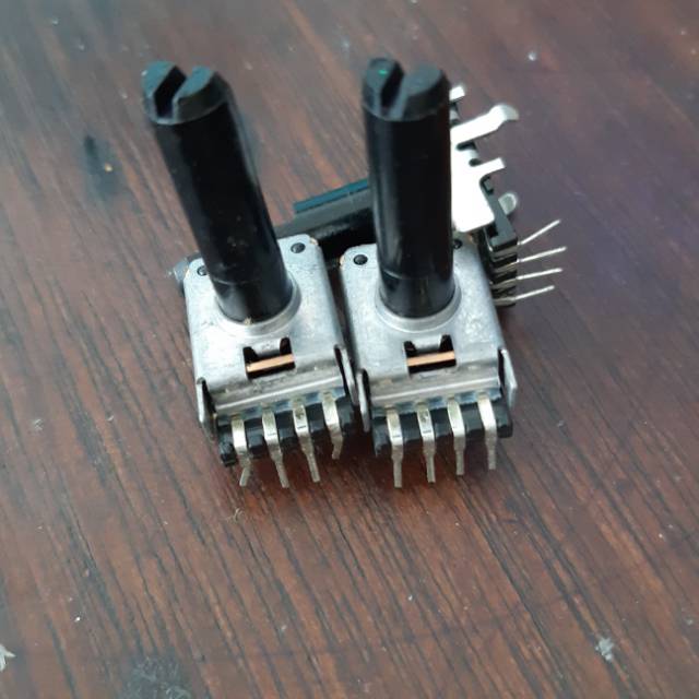 Potensio mixer 4 pin 10K