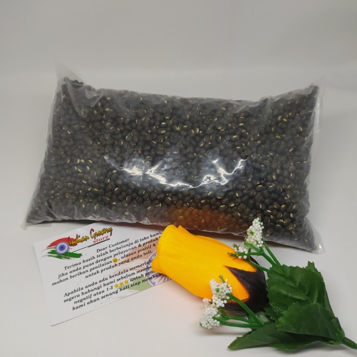 

WHOLE BLACK URAD DAL/KACANG HITAM 500gr