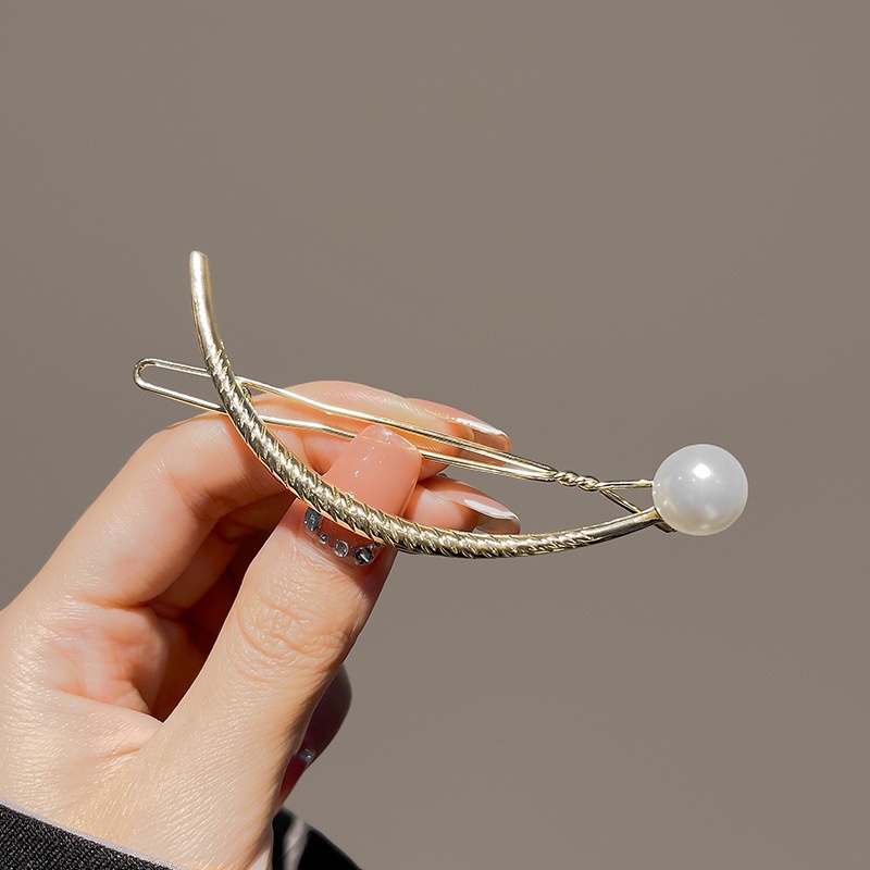 Jepit Rambut Model Butterfly Bahan Metal Aksen Mutiara Gaya Retro Untuk Wanita