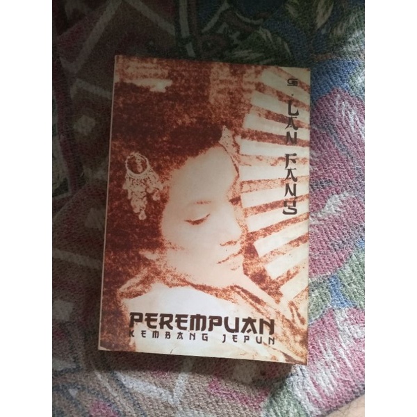 Perempuan kembang jepun - Lan fang