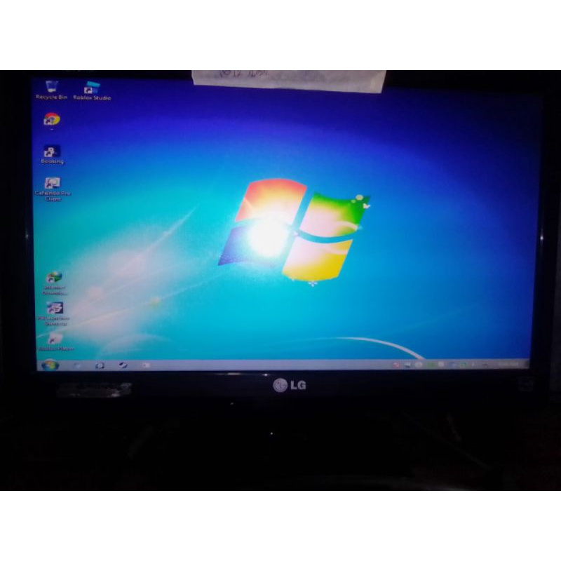 monitor komputer Lcd Lg 19 in wide bonus kabel