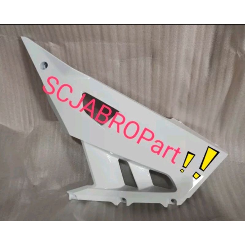 COWL COMP L UNDER WHITE..HONDA CBR150R 2021..64441 K45 NL0ZD..ORI AHM