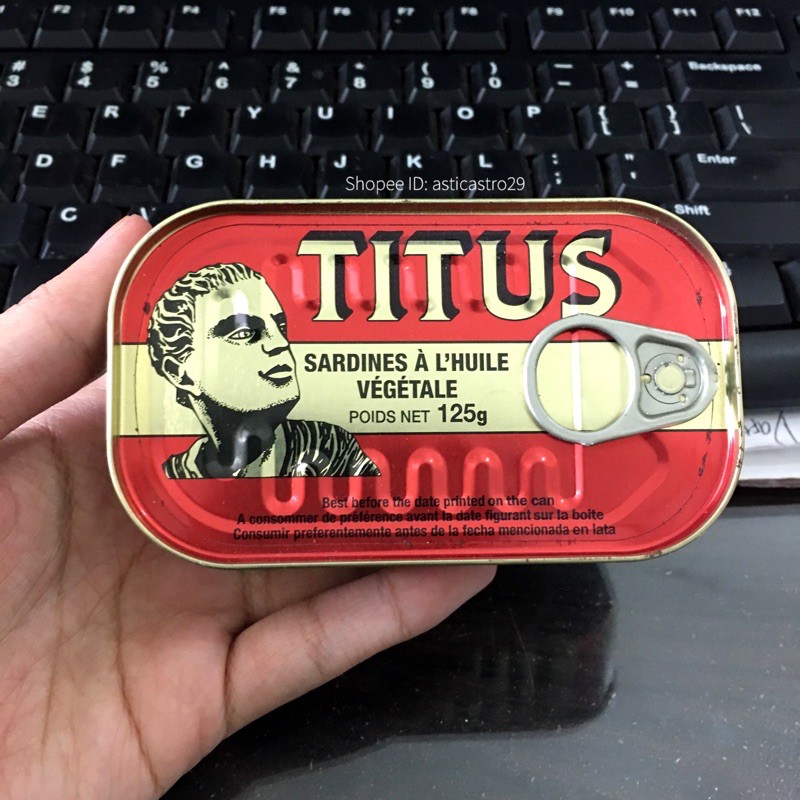 

Titus Sardin Sarden (18 Kaleng Sarden)