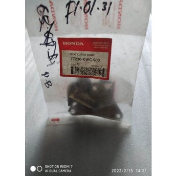 ENGSEL DUDUKAN LAWAN KUNCI JOK CS 1 CS1 77230-KWC-900 ORIGINAL