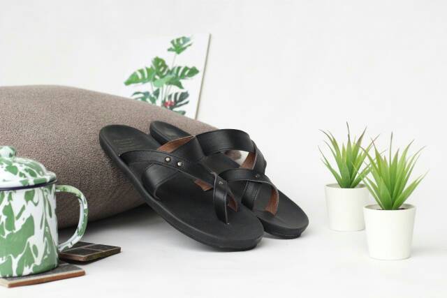 Sendal Pria Slide Goodnes Urban Bahan Kulit Santai Nyaman Jalan Ngemall Sandal Pria