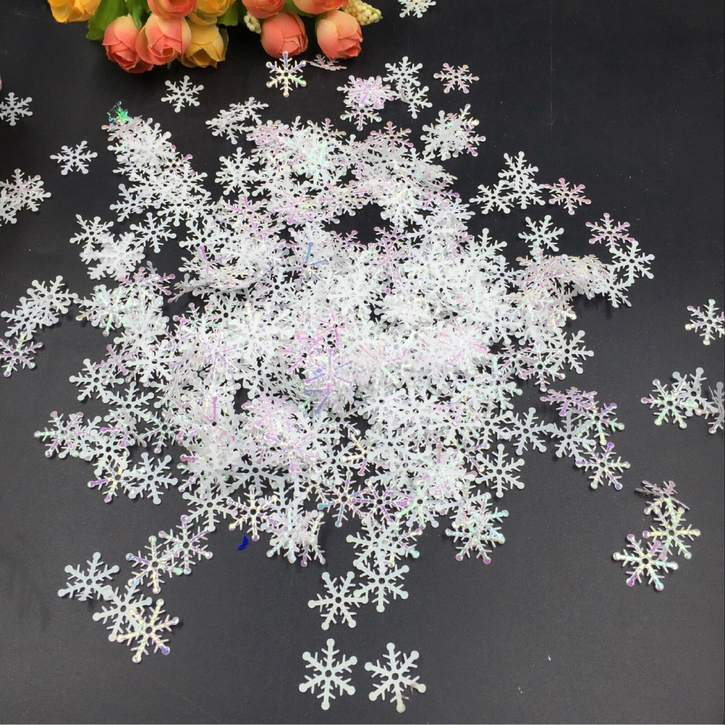 300pcs Ornamen Kepingan Salju Glitter Warna Putih Bahan Plastik Untuk Dekorasi Pohon Natal