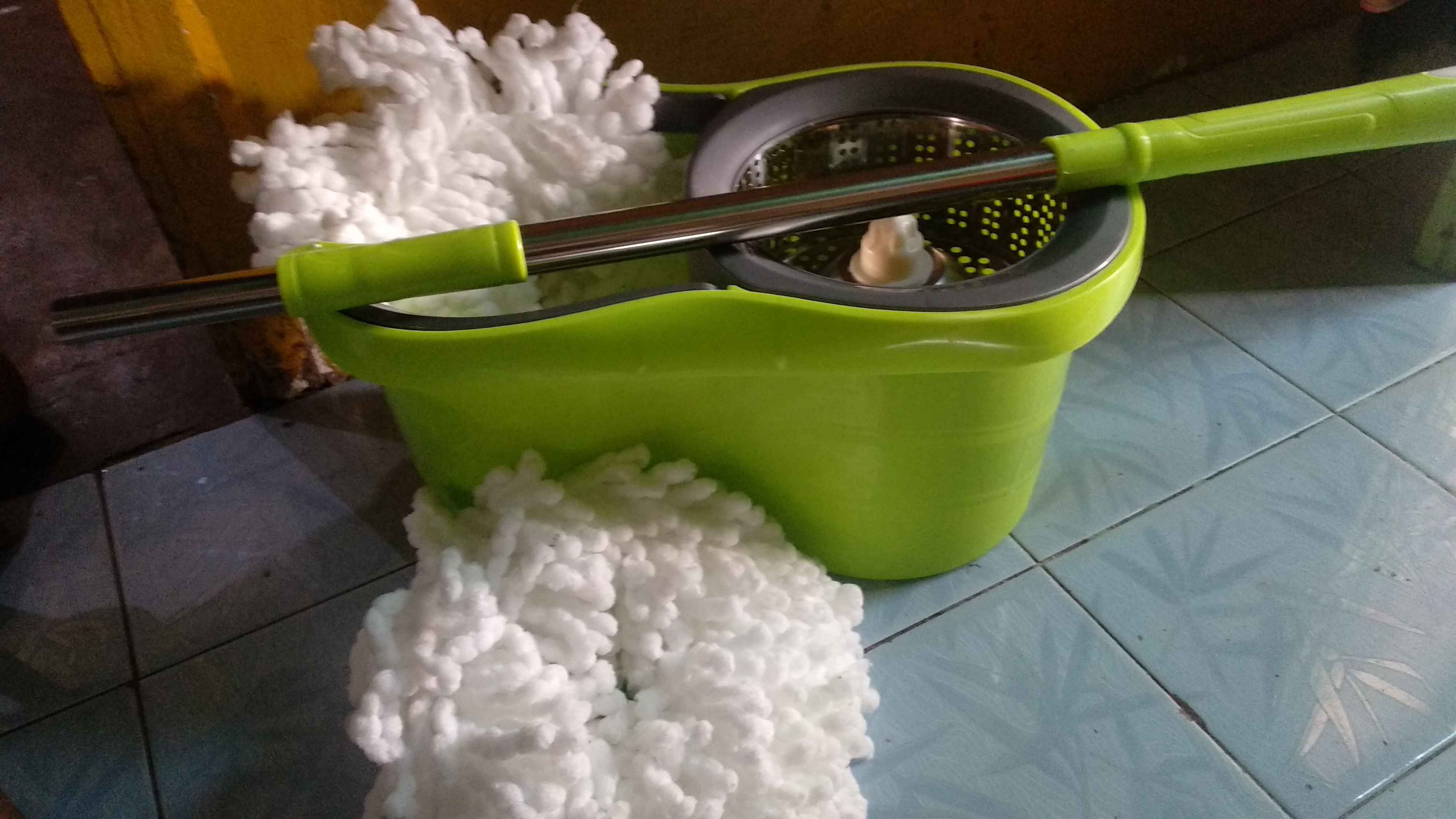 Alat Pel Lantai Putar 360 Derajat Super Mop Spin Mop Magic Mop