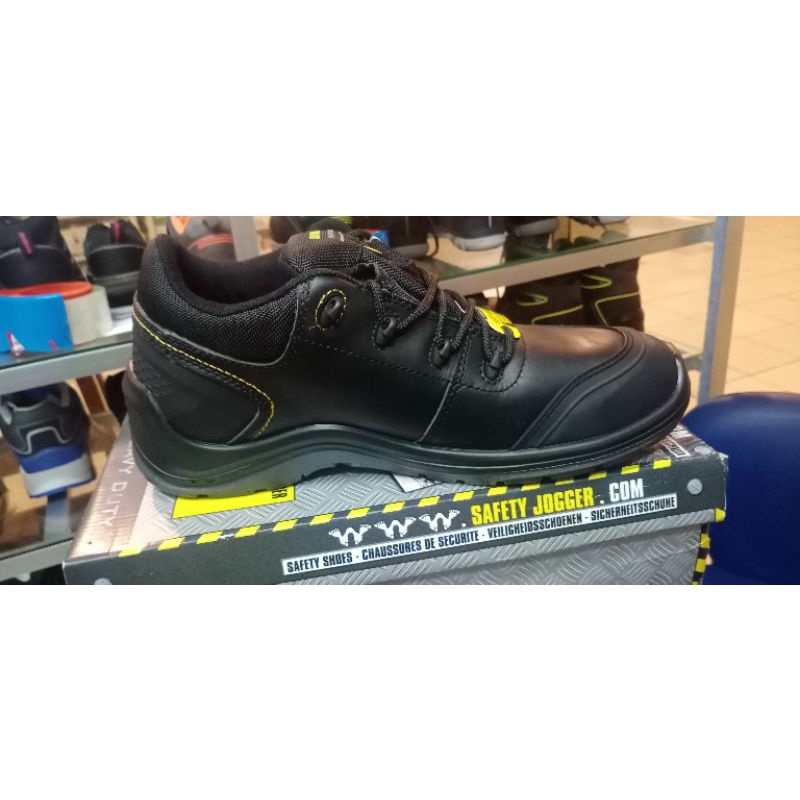 Sepatu Safety Jogger Lava Black S3