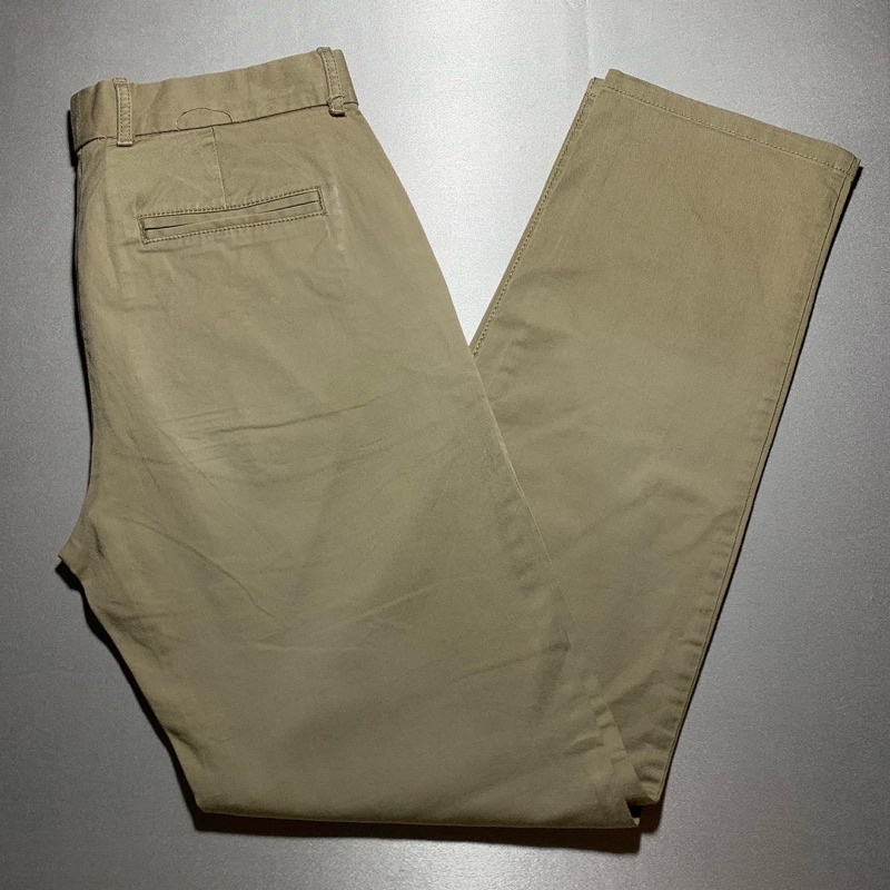 Celana Panjang Pria Chino Pants Merek GAP Size 27 - 28 Khaki