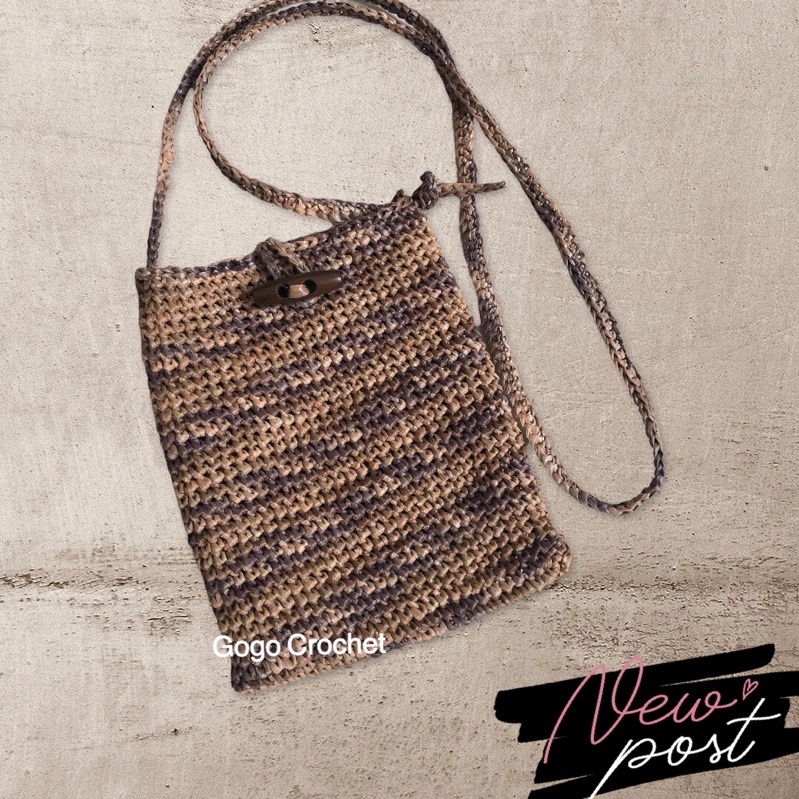 Sling bag raffia