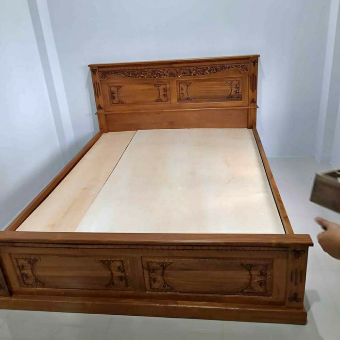 Dipan Tempat Tidur Bahan Kayu Jati Ukuran No.1 200 x 180