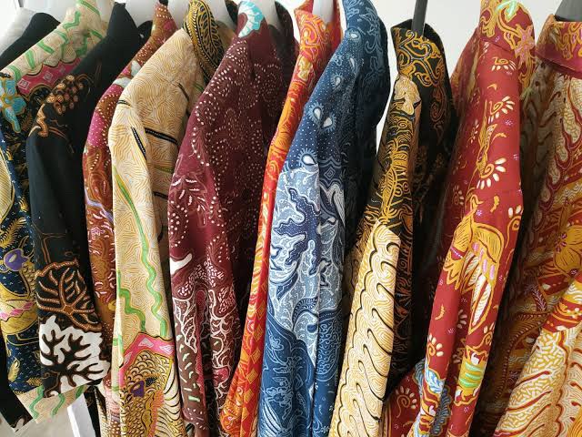 Baju Batik Pria Lengan Panjang Slim Modern Batik Keluarga Premium Furing Lembut Dan Adem Pcw017