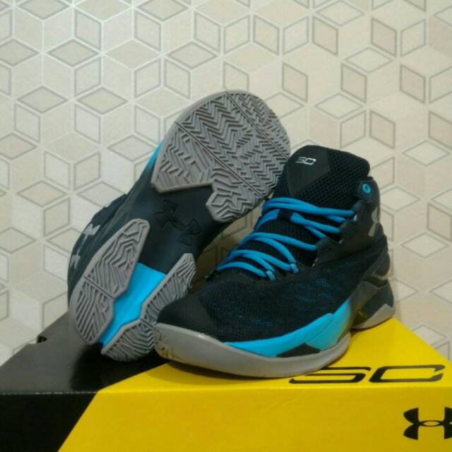 Sepatu basket ua curry 3.5 black jade