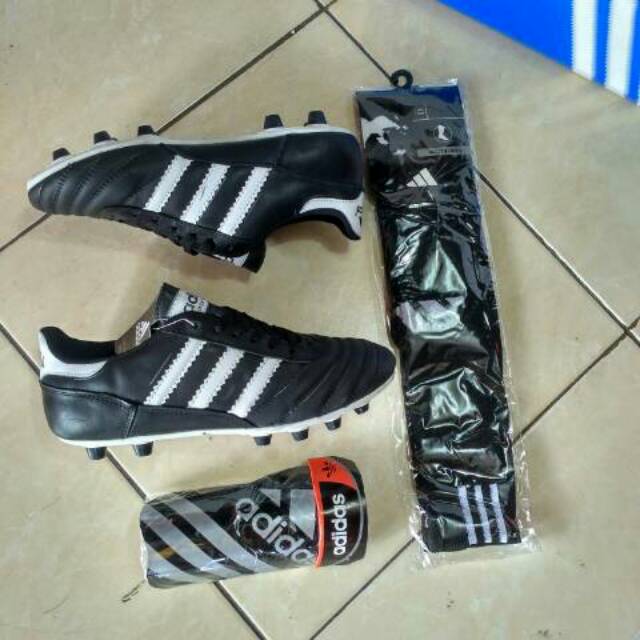 Sepatu bola adidas kulit paket 1