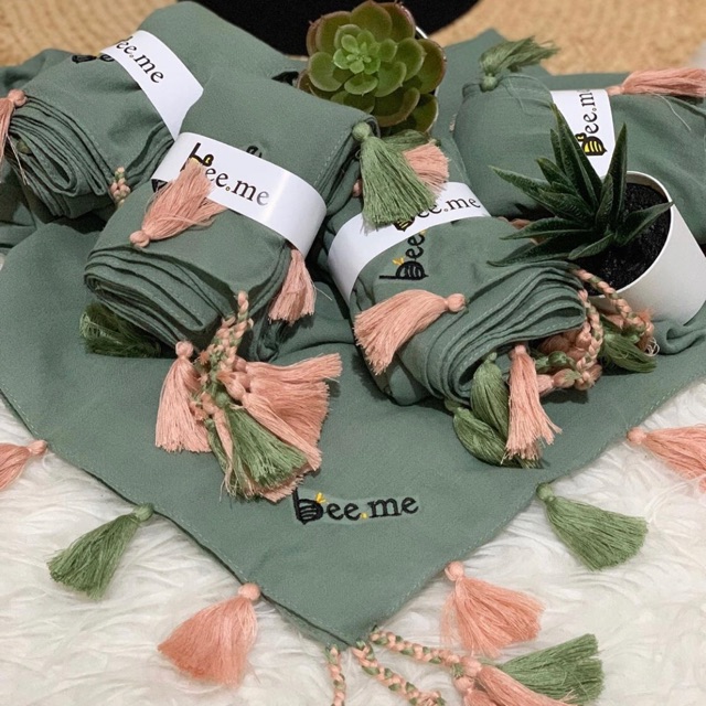 JILBABWANITACANTIK BEEME SERIES TASSEL GRENTEA-KERUDUNG SEGIEMPAT SIZE 115x115CM VOAL HIJAB ULTRAFIN