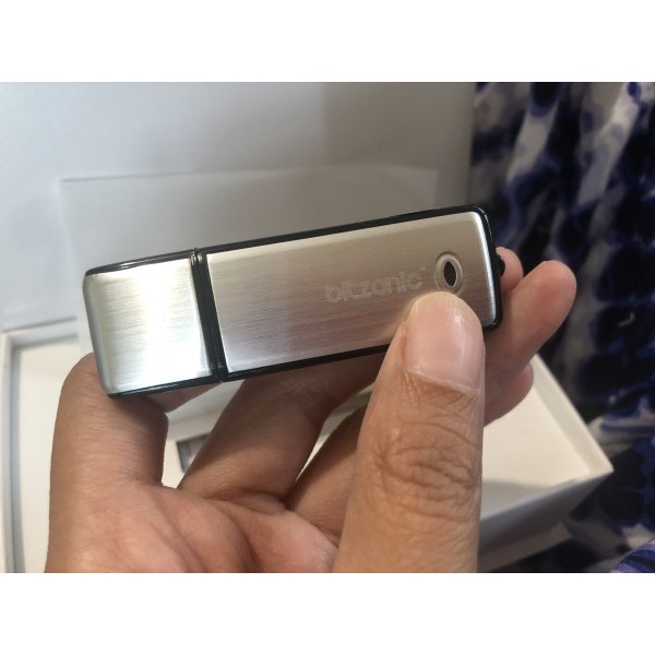 Alat Perekam Suara Mini Tersembunyi Alat Penyadap Sadap Suara Voice Recorder Flasdisk 8gb ORI JS63