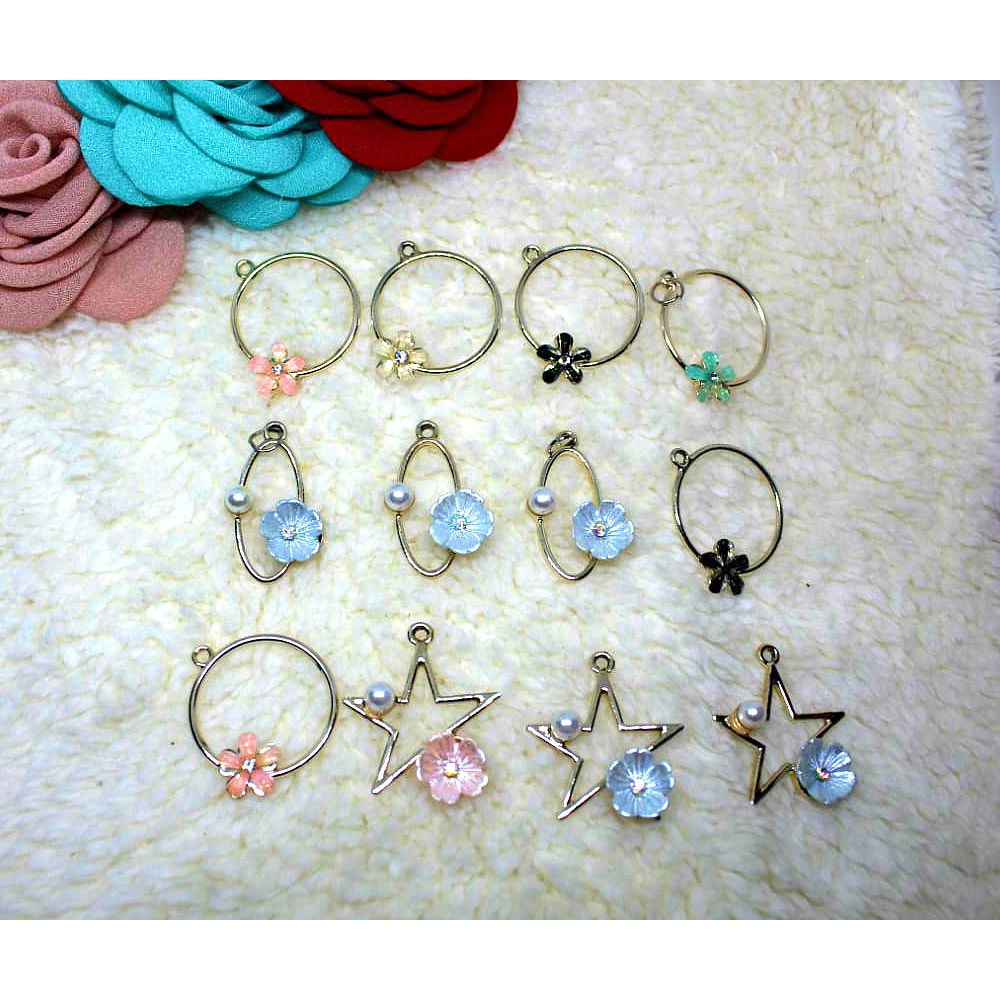 Charm Bintang Mutiara Bunga Emas dan Charm Lingkaran Bunga