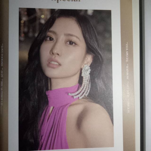 [Official]WTS TWICE FEEL SPECIAL Photocard +Lyric book+Gold photocard