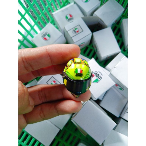 miniatur helm Rossi soleluna 2015 skala 1:12