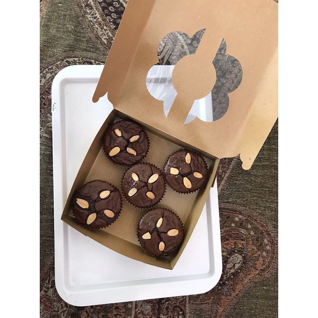 

Paket Brownies Panggang isi 5 pcs