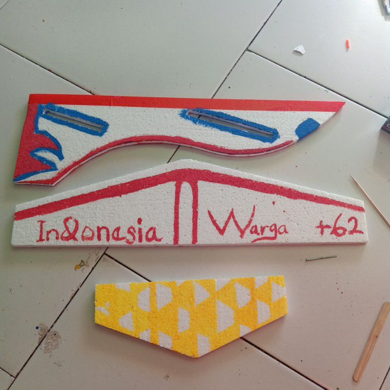 layangan pesawat gabus