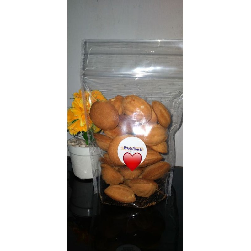 

Bolu ketapang kering