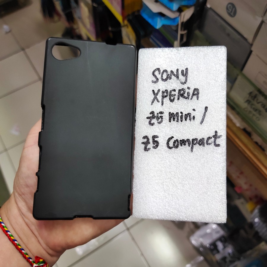 SONY XPERIA Z3 / D6603 / D6643 / D6653 , XZ1 , Z4 / Z4 BIG , X PERFORMANCE , XZ2 PREMIUM , XZ2 MINI / XZ2 COMPACT , Z5 MINI / Z5 COMPACT , XPERIA 5 silikon karet hitam soft case mantul murah meriah