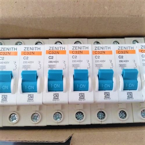 MCB Listrik murah 4A / 6A / 10A / 16A / 20A sekering pln pemutus arus pendek mcb murah grosir ampere