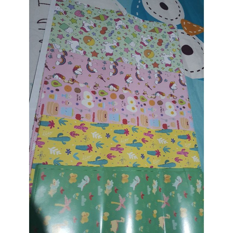

Kertas kado dan kartu ucapan
