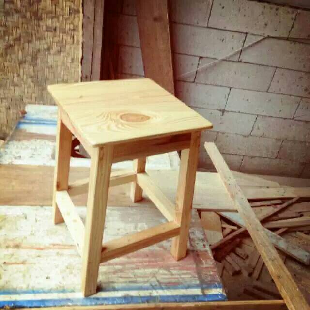 KURSI BAKSO KURSI KAYU 30X30X45CM DI VERNIS NATURAL