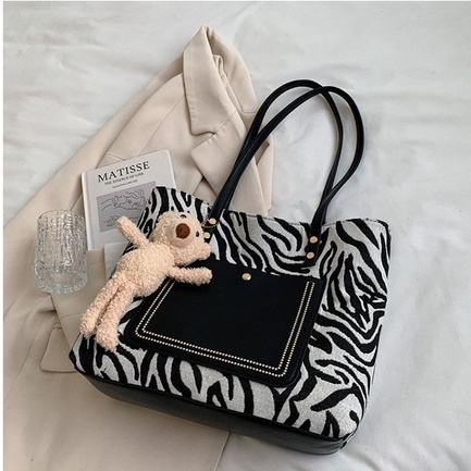 ( 2PC 1KG ) GTBI998878053 New Arrival  !!!  Tas Selempang Wanita Import  Premium Terbaru+BONEKA