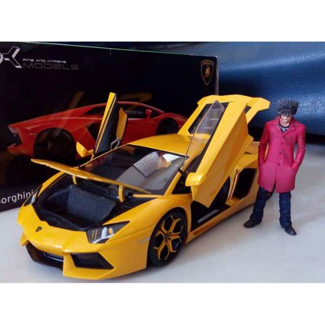 Lamborghini Aventador yellow kuning skala 18 Welly FX