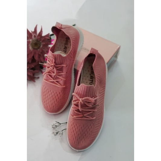 Sepatu Sailatu Pink