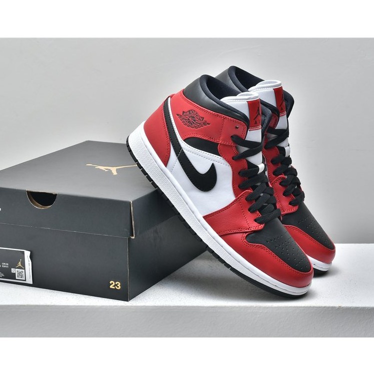 aj1 chicago black toe