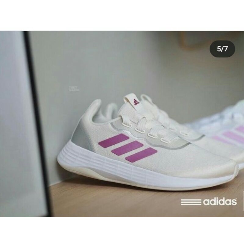 original adidas QT racer wmns