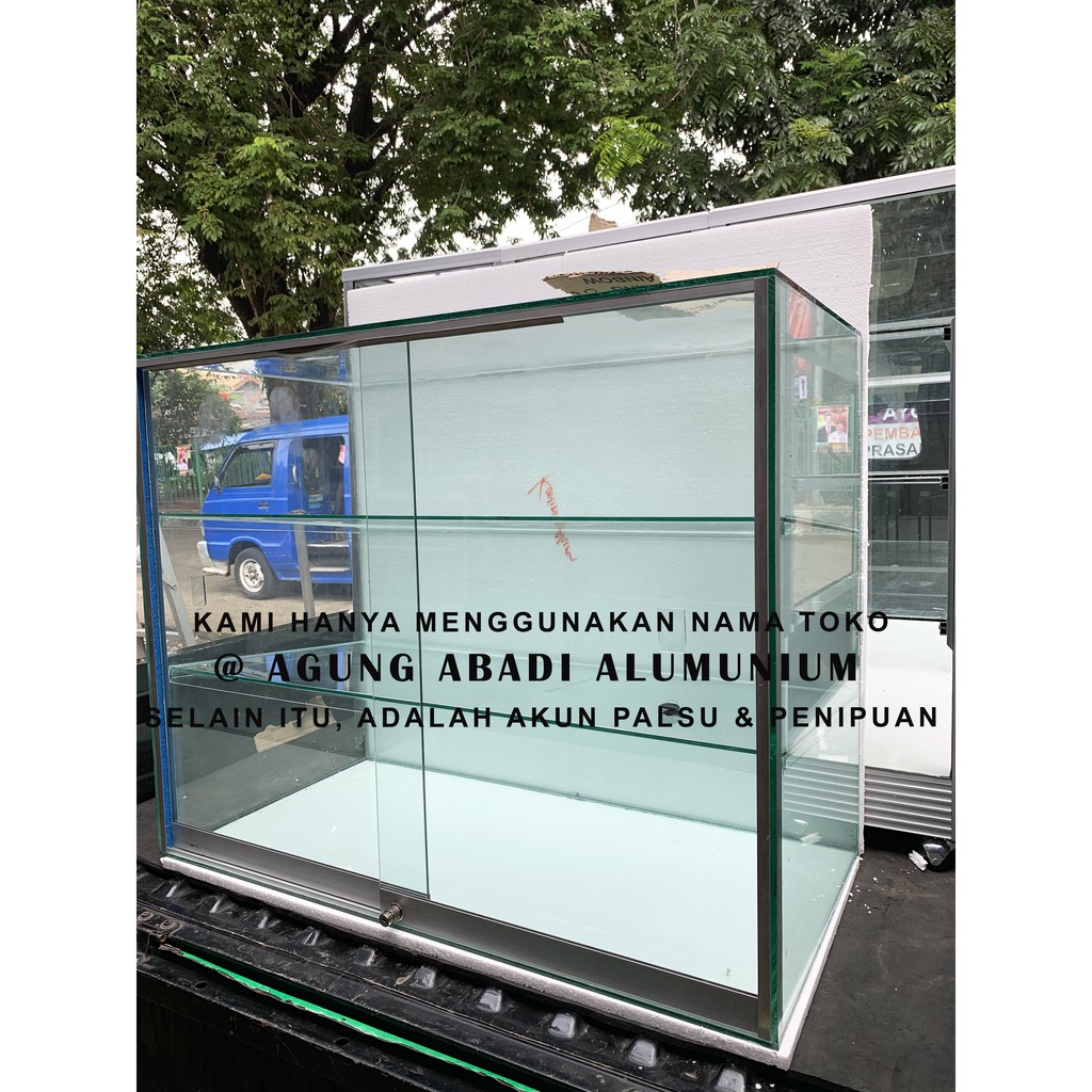 Rak Showcase / Display Cafe