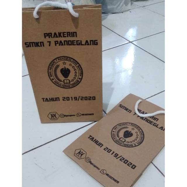 

Paperbag tas kertas ukuran 15*8*25 (SABLON) free desain