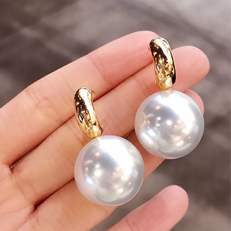 Anting Drop Mutiara Bulat Oversize Warna Emas Gaya Korea Bohemian Untuk Wanita