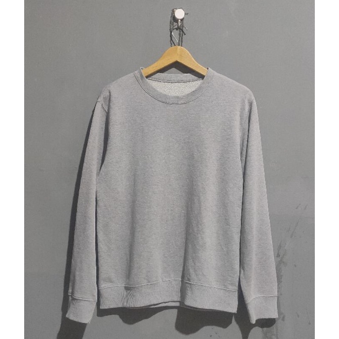 CREWNECK UNIQLO POLOS ORIGINAL SECOND