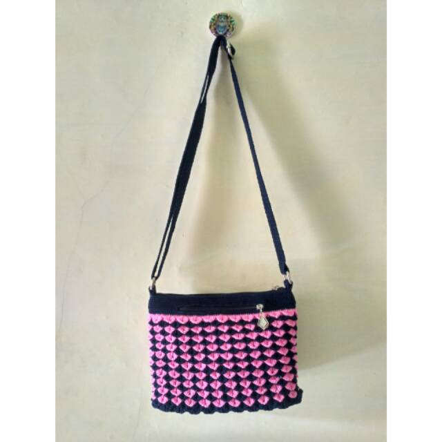 Tas Selempang Rajut Motif Crocodile