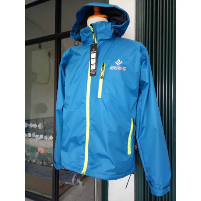 Jaket bomber cowok anti air